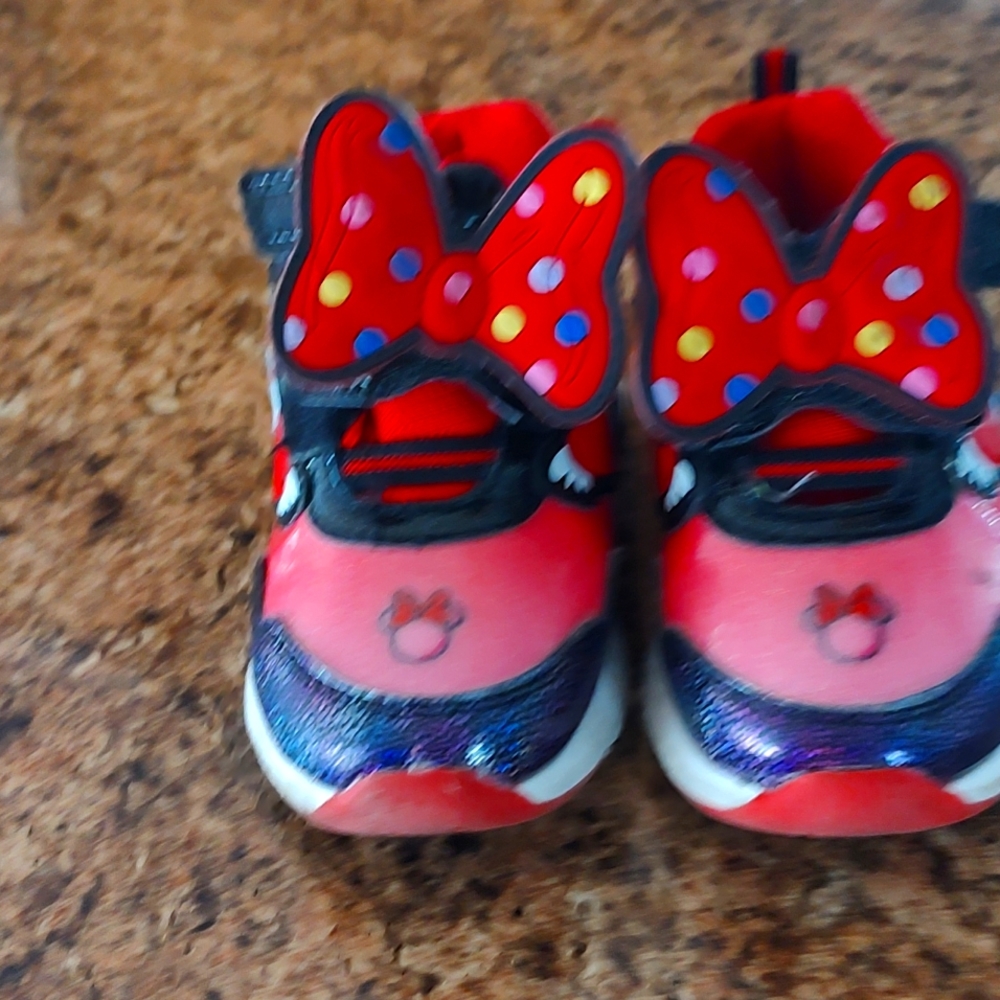 Girls Mickey Mouse tennis shoes